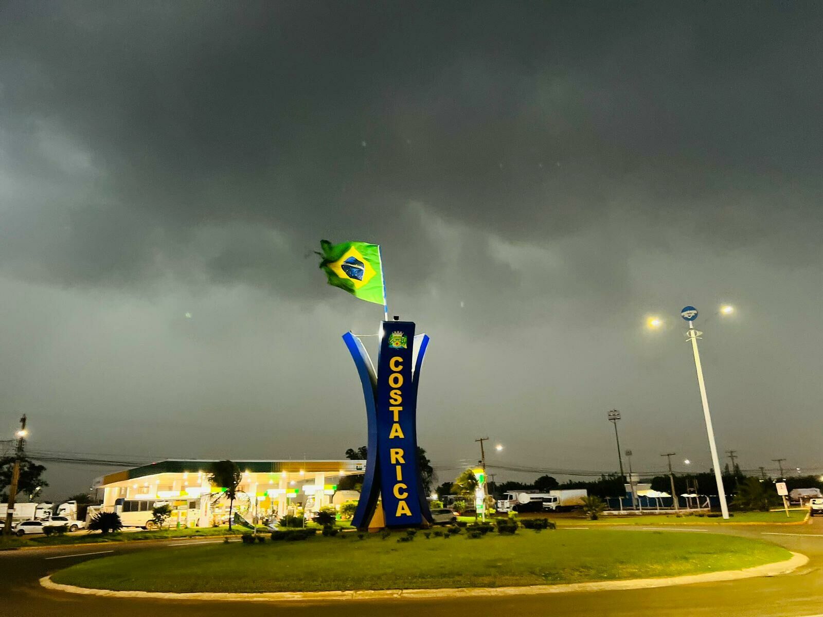 Imagem de compartilhamento para o artigo Cemtec alerta para tempestades com ventos acima de 60 km/h em Mato Grosso do Sul neste fim de semana da MS Todo dia